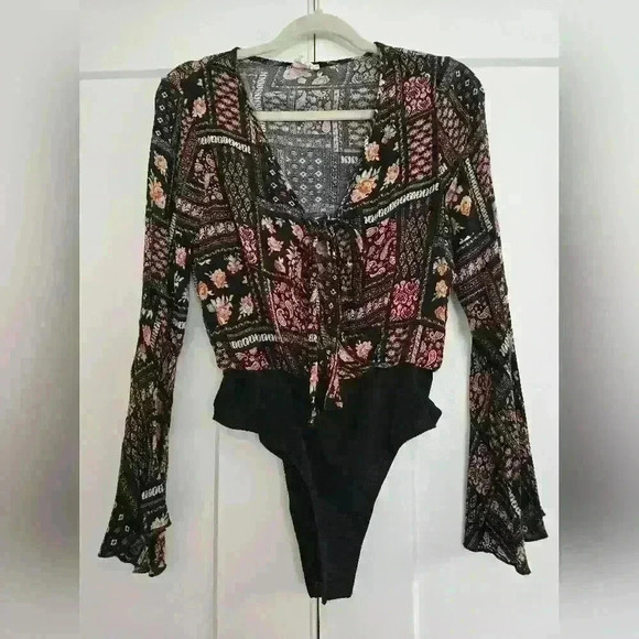 Peach Love California Floral Bell Sleeve Bodysuit - Picture 1 of 12